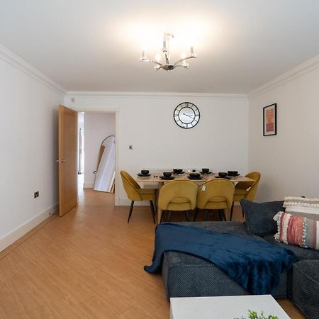 Villa Emirates House, Luxe 5 Bed, With King Sized Beds, Next To Aiport & Nec, Jlr 5 Mins Marston Green Exterior foto