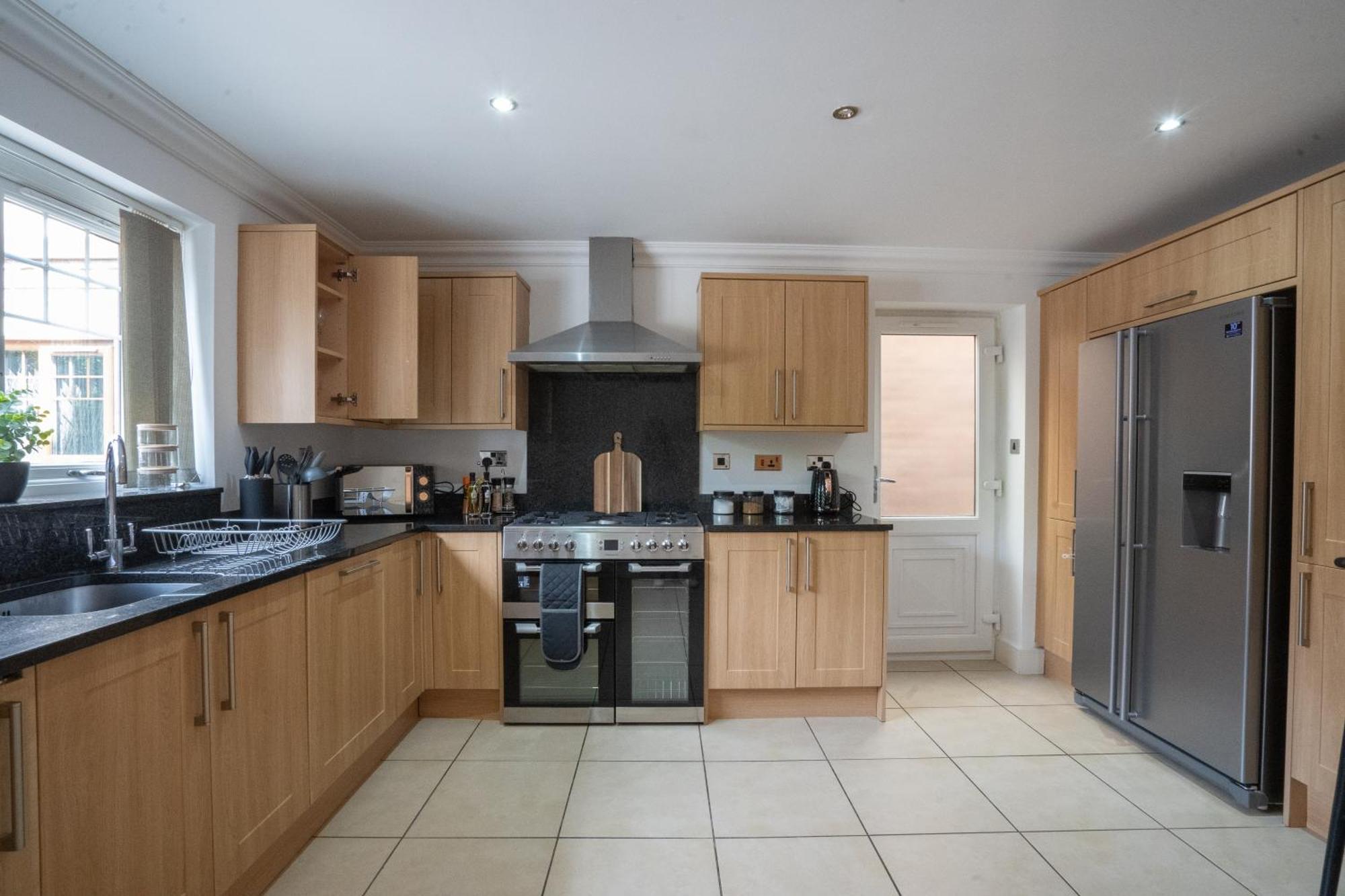 Villa Emirates House, Luxe 5 Bed, With King Sized Beds, Next To Aiport & Nec, Jlr 5 Mins Marston Green Exterior foto