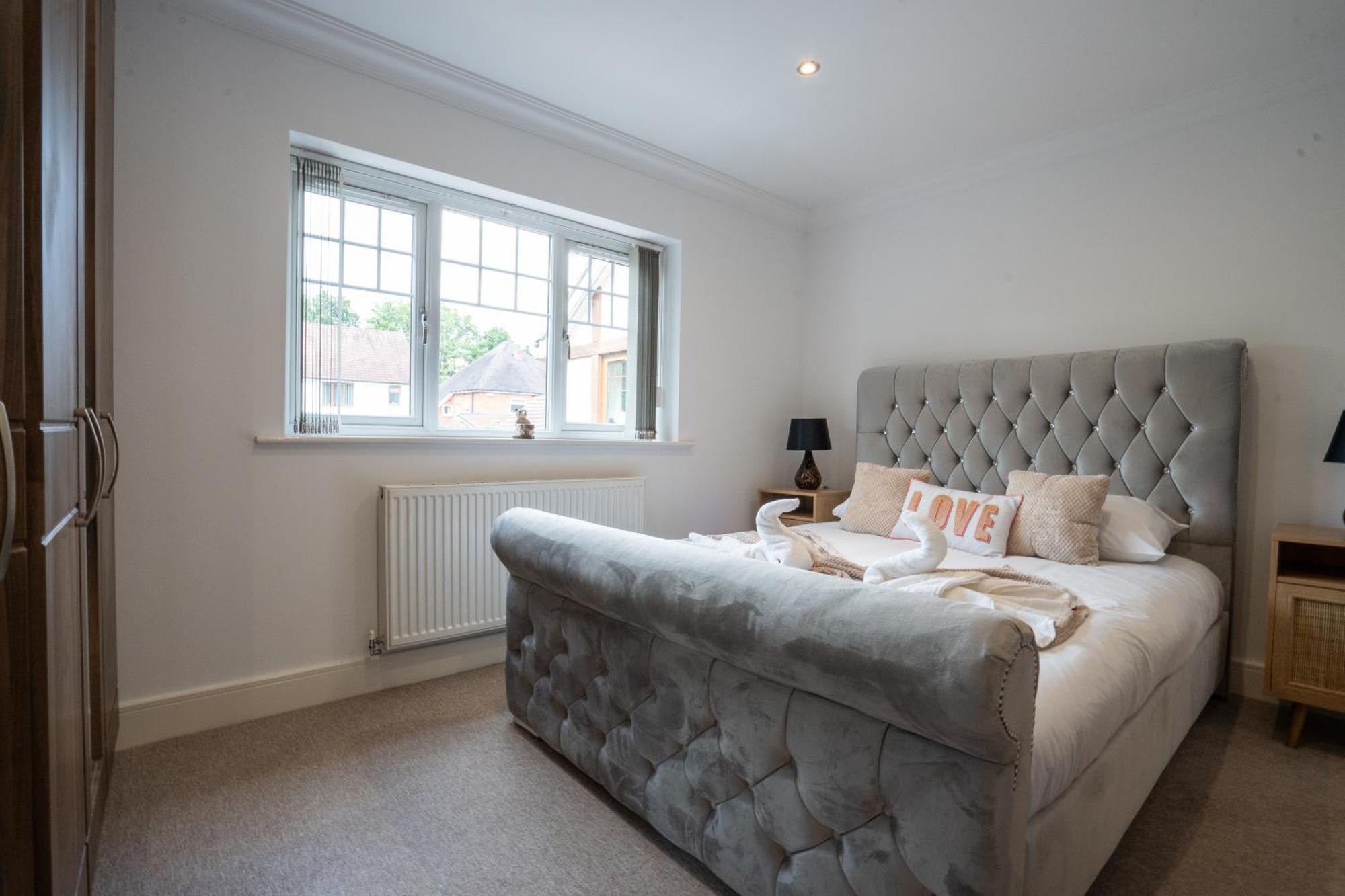 Villa Emirates House, Luxe 5 Bed, With King Sized Beds, Next To Aiport & Nec, Jlr 5 Mins Marston Green Exterior foto